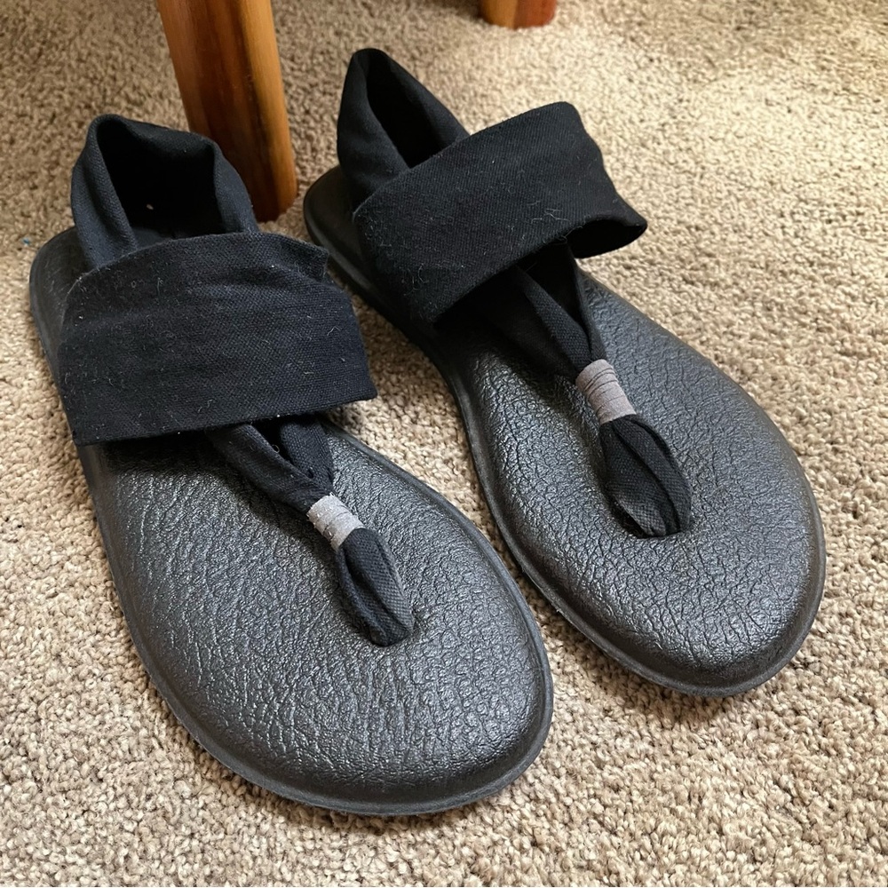 Sanuk Black Yoga Sling 2 Sandals